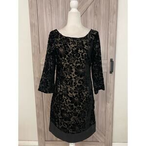 Laundry by Shelli Segal size 2 black velvet burnout dress